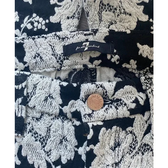 7 for all Mankind Black & White Floral Stretch Jean Leggings - Picture 5 of 13